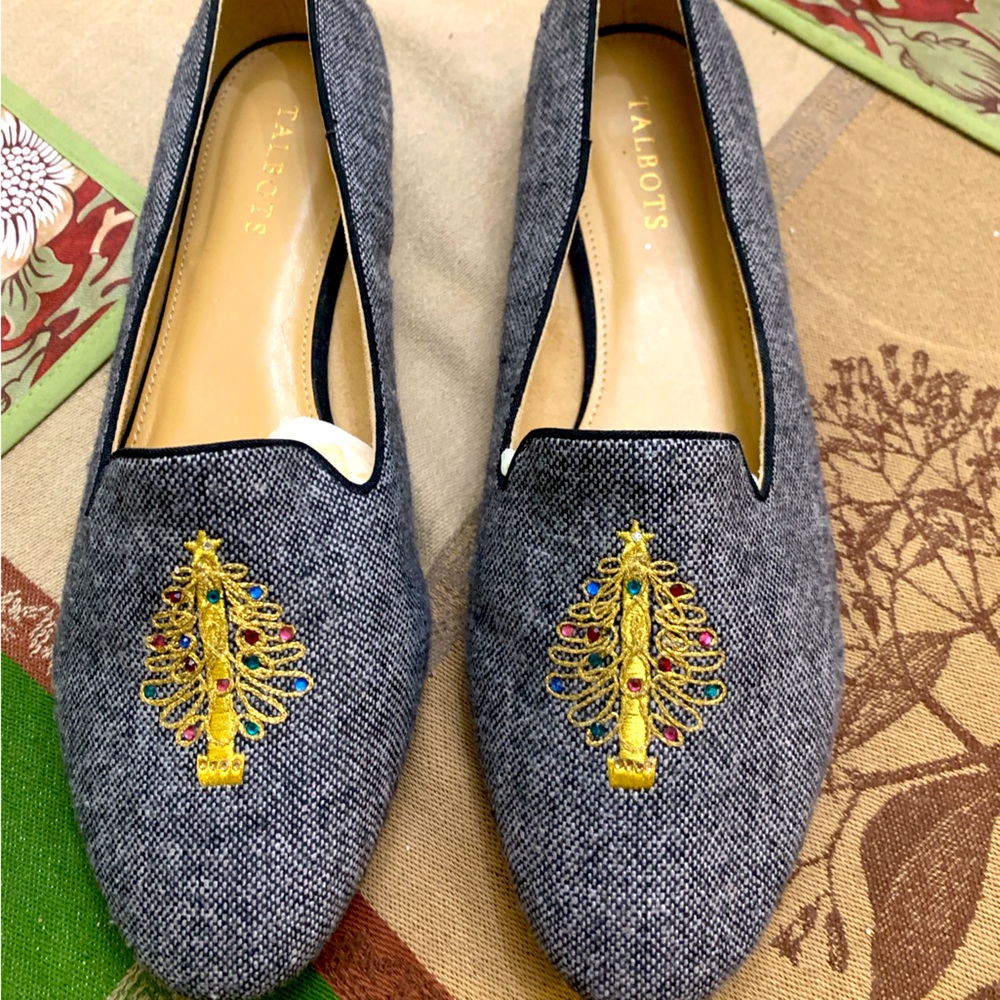 NEW without box. Talbots Women's ballet flat. 11M. Christmas tree.